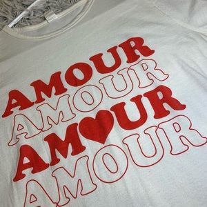 Amor Graphic tee